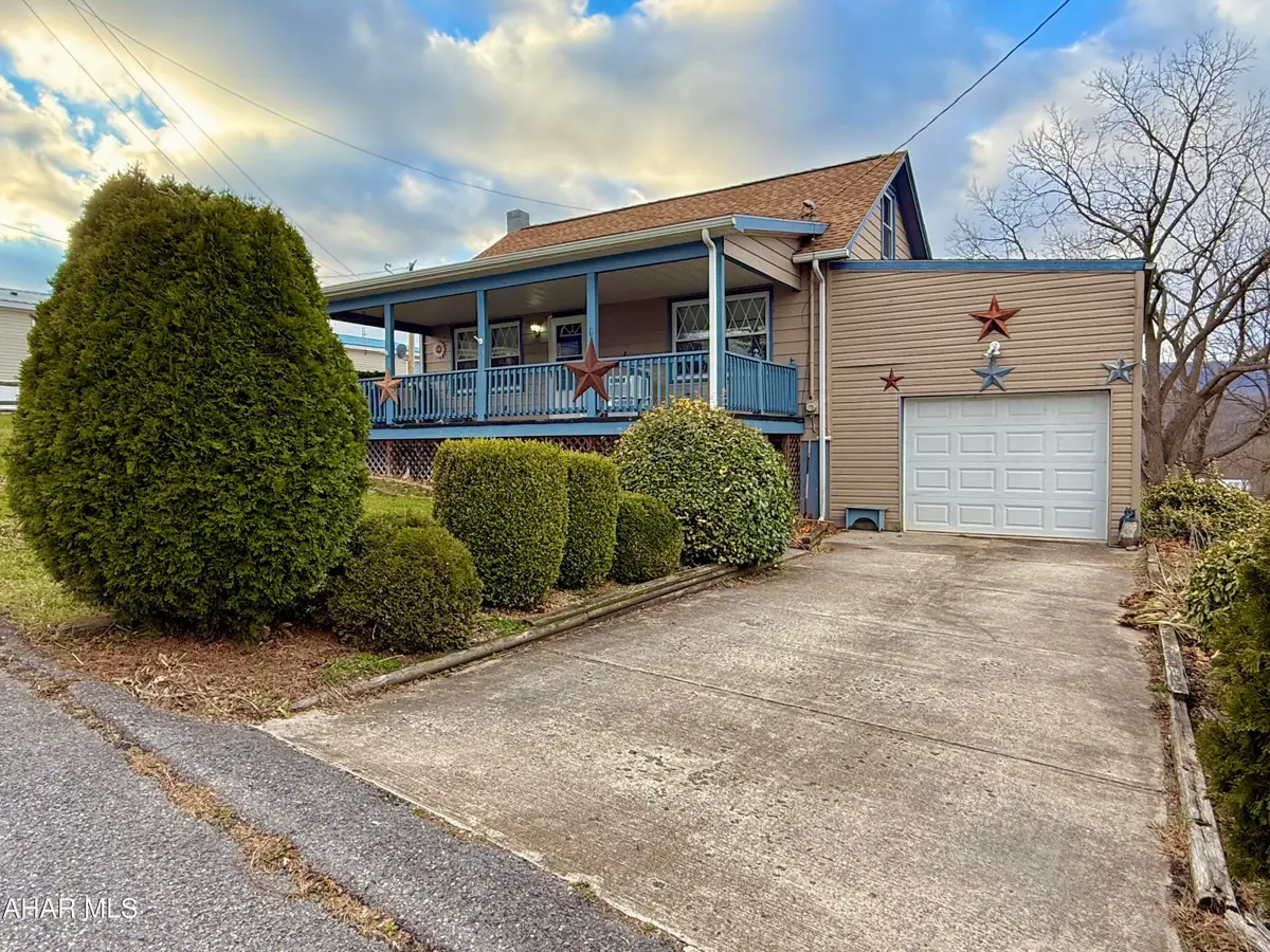 303 16th Street, Saxton, PA 16678 - #1
