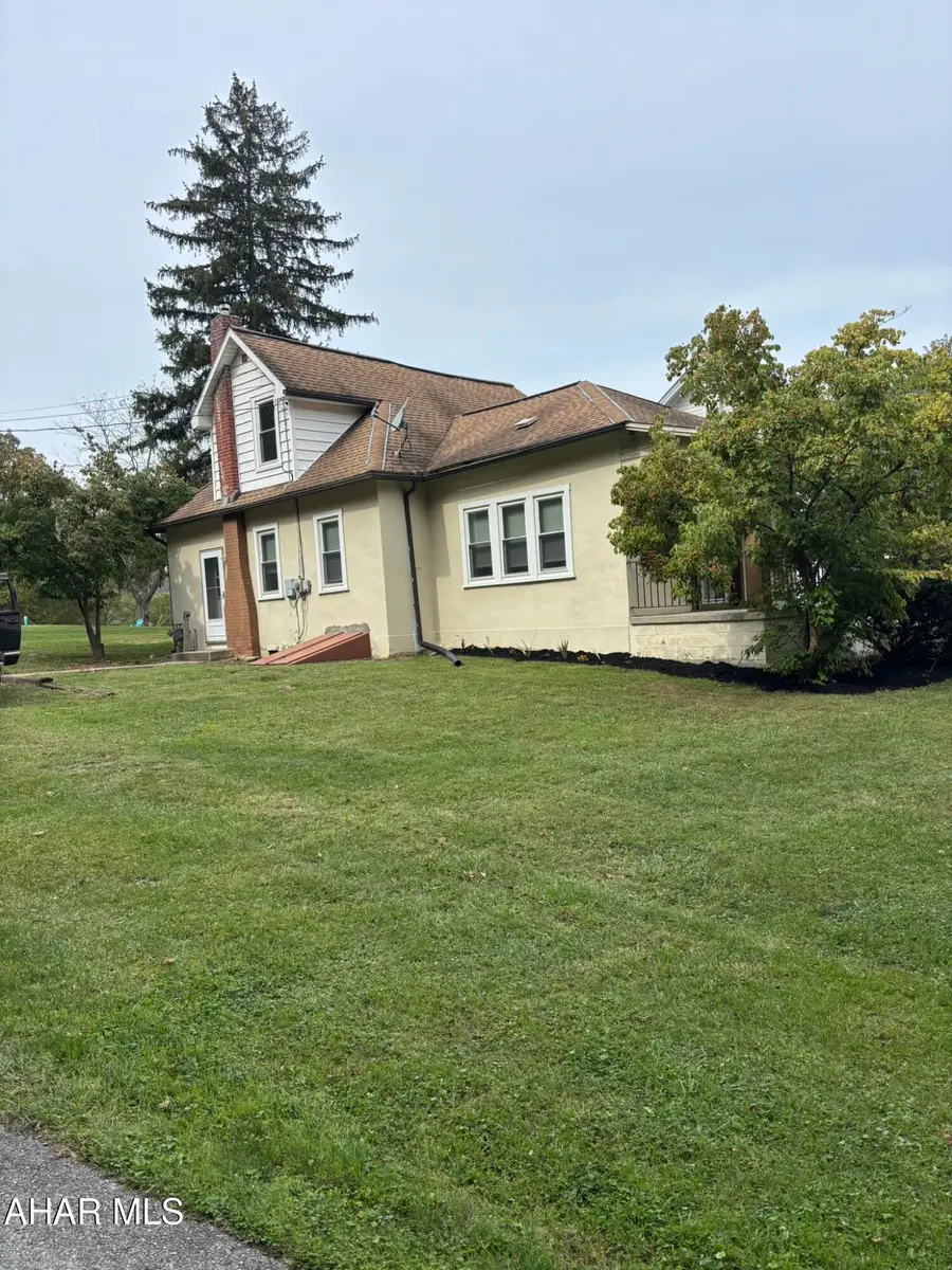 942 S Juliana Street, Bedford, PA 15522 - Image #2