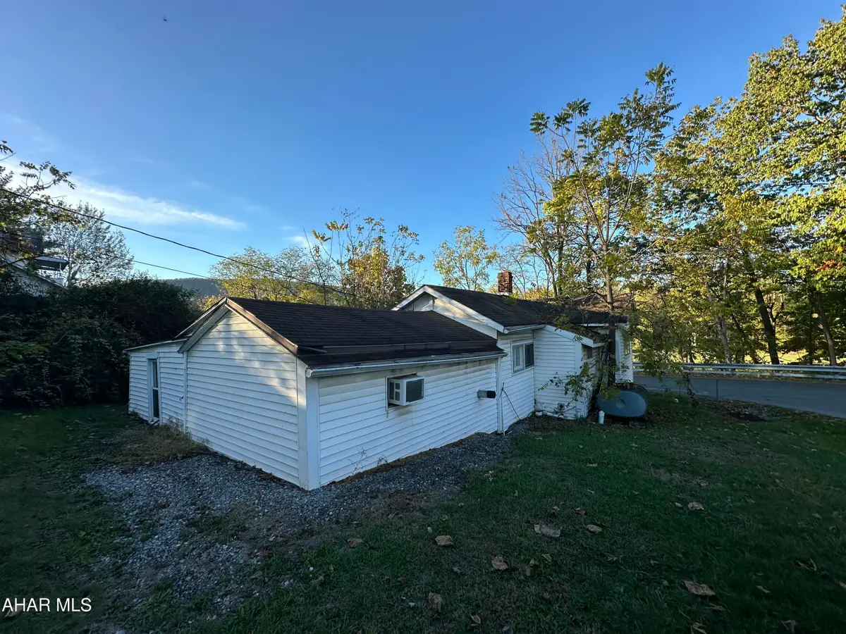 113 E 1st Avenue, Everett, PA 15537 - Image #1