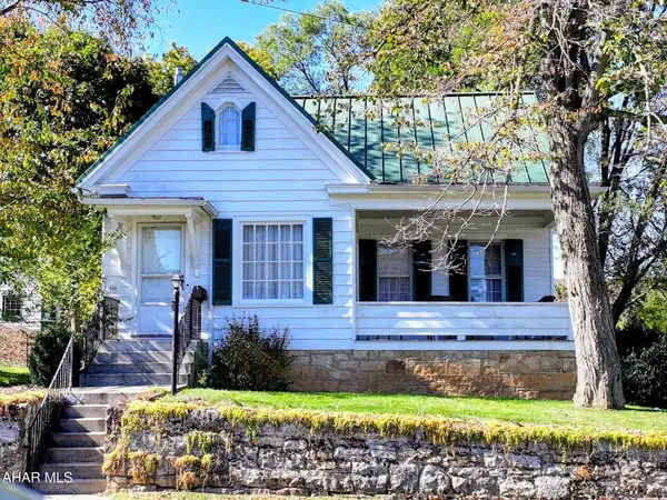 132 S Thomas Street, Bedford, PA 15522