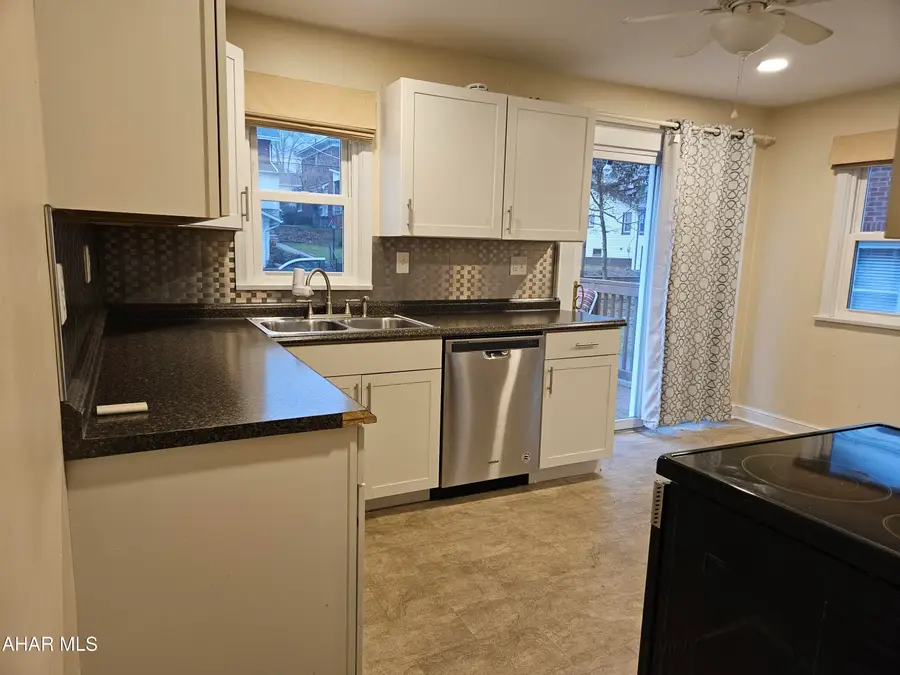 908 26th Avenue, Altoona, PA 16601 - Image #3