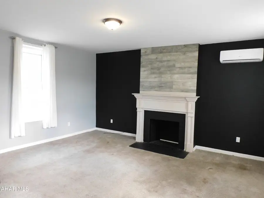 209 Mulberry Street, Hollidaysburg, PA 16648 - Image #2