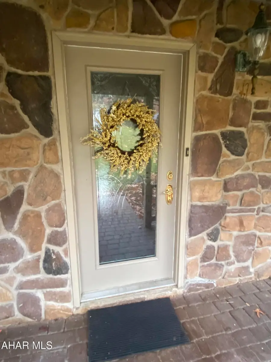 1016 S Carlisle Lane, Altoona, PA 16602 - Image #3