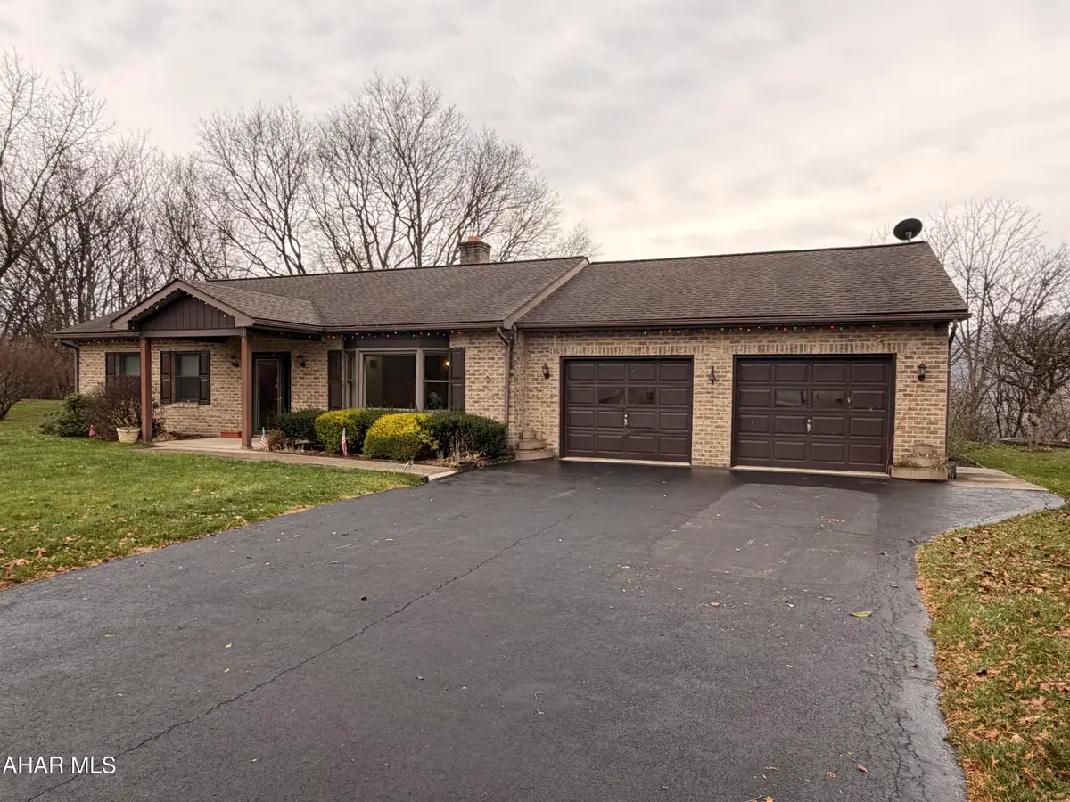 264 Donna Street, Hollidaysburg, PA 16648 - Image #1