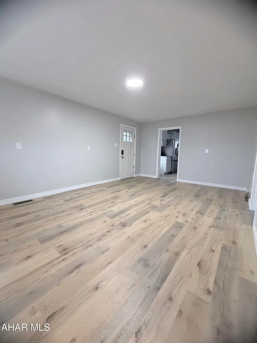 5361 E Pleasant Valley Boulevard, Tyrone, PA 16686 - Image #3