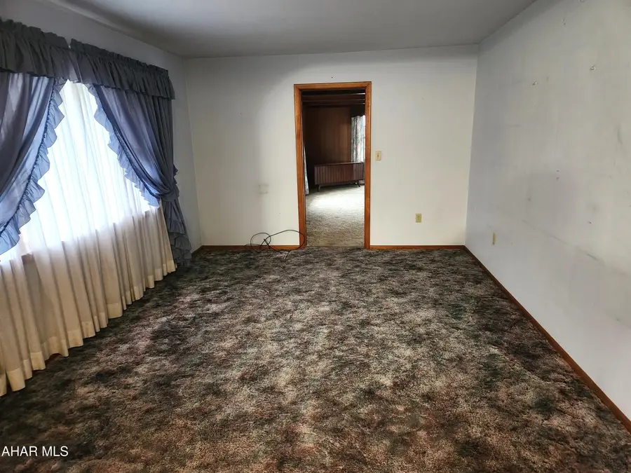 736 Quaker Valley Road, New Paris, PA 15554 - Image #3