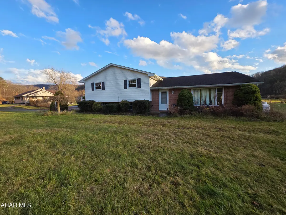 140 Swinging Bridge Road, Hollidaysburg, PA 16648 - Image #1