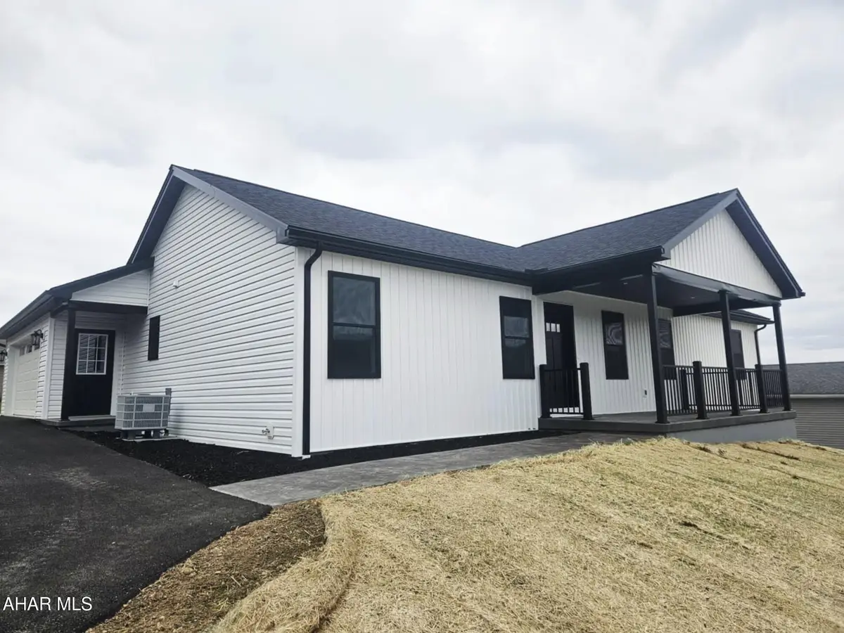 331 Vista View Lane, East Freedom, PA 16637 - Image #1