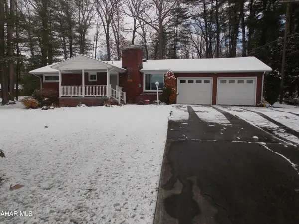 1933 Bellmeade Drive, Altoona, PA 16602