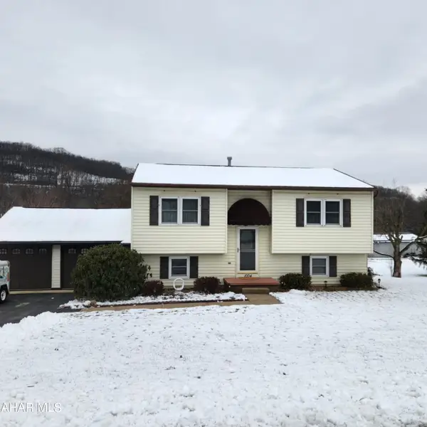 1004 Woodland Avenue, Altoona, PA 16601