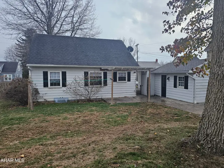 205 E Julian Street, Martinsburg, PA 16662 - Image #2