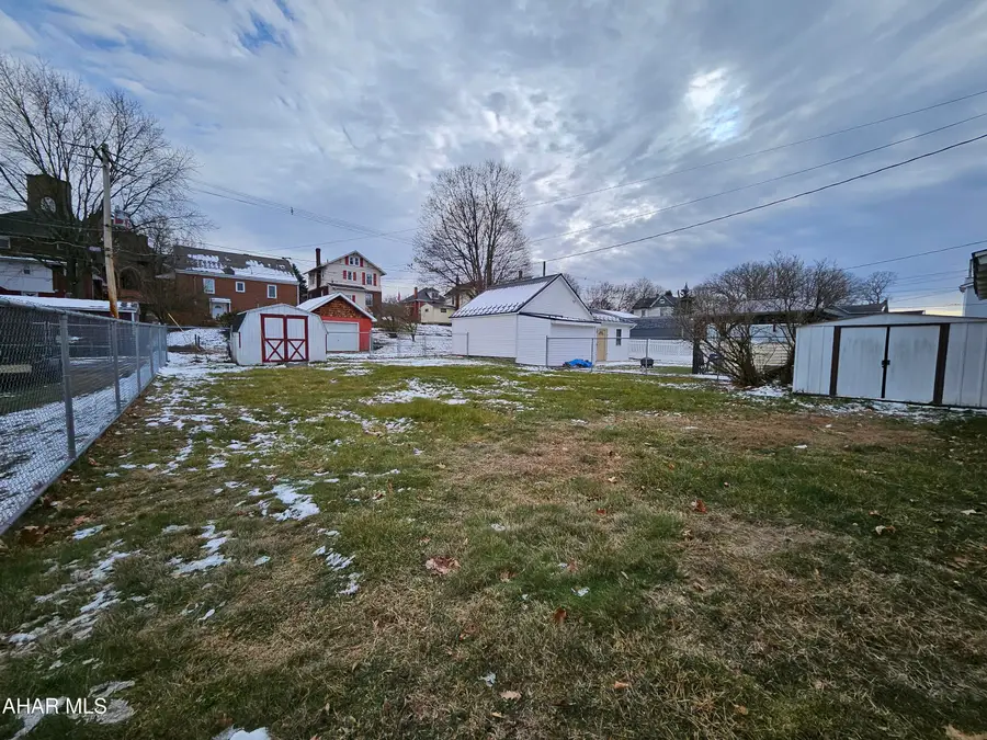615 E 2nd Street, Bellwood, PA 16617 - Image #3