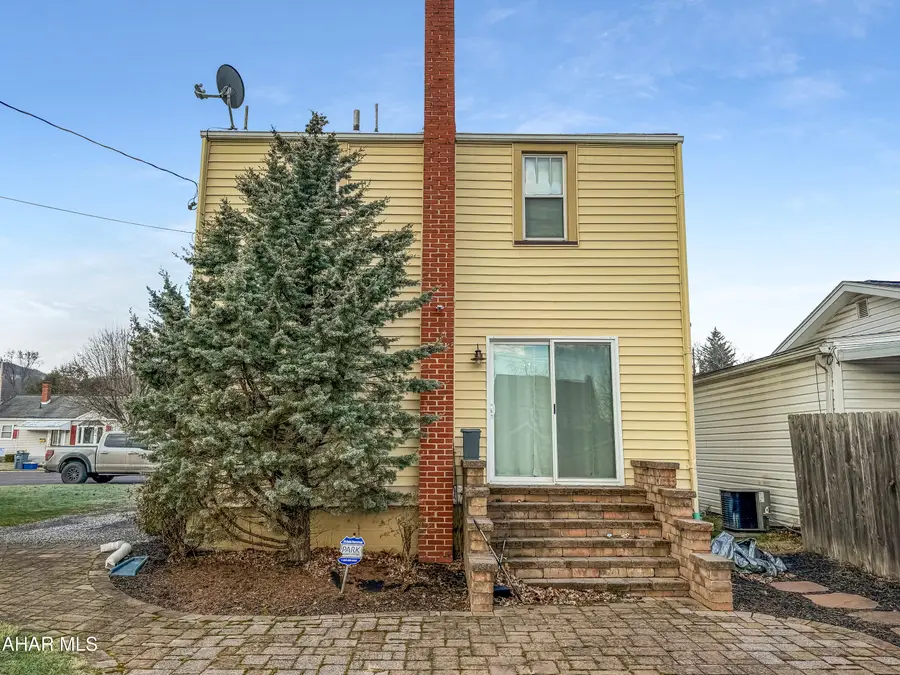 513 E 26th Avenue, Altoona, PA 16601 - Image #3
