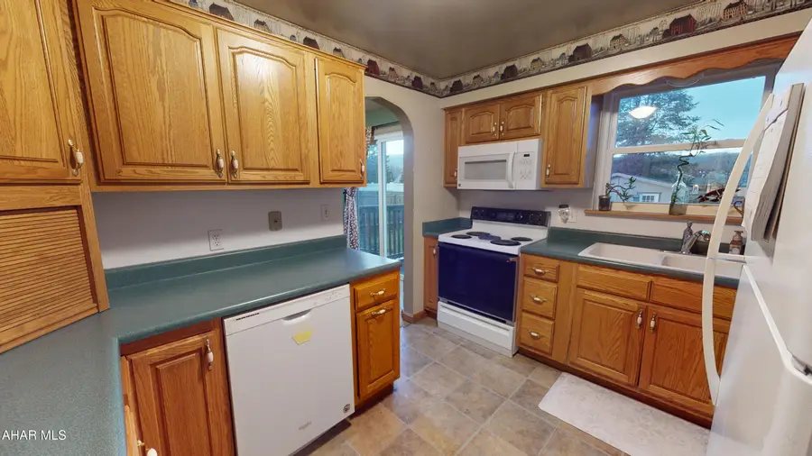 815 Walnut Street, Roaring Spring, PA 16673 - Image #3