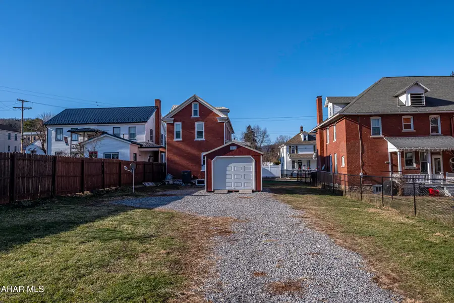 223 Plum Street, Williamsburg, PA 16693 - Image #2