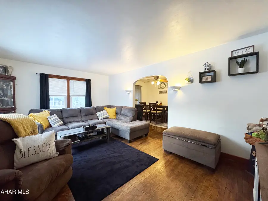 734 W 3rd Street, Williamsburg, PA 16693 - Image #3