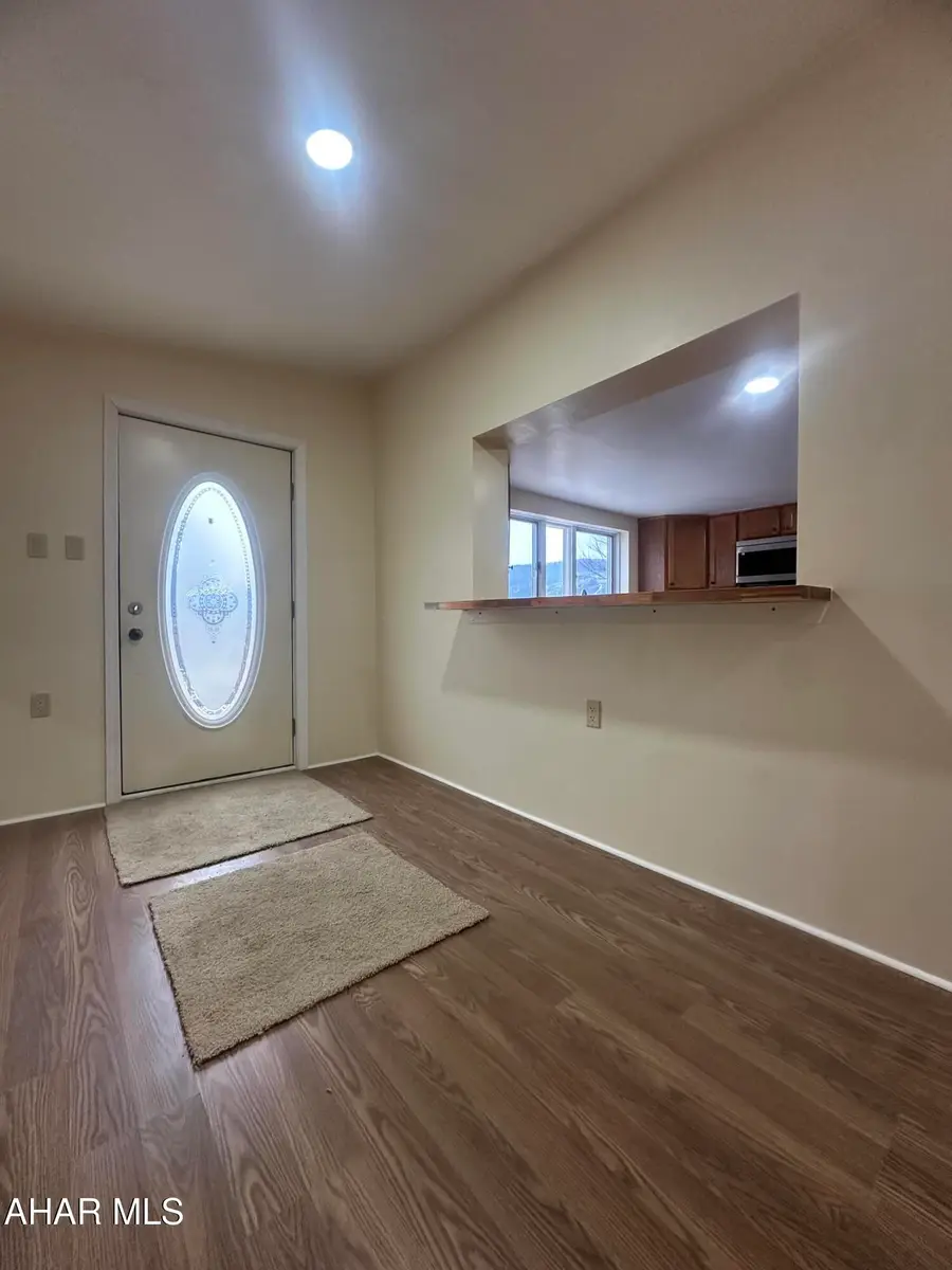 212 Girard Street, Roaring Spring, PA 16673 - Image #3