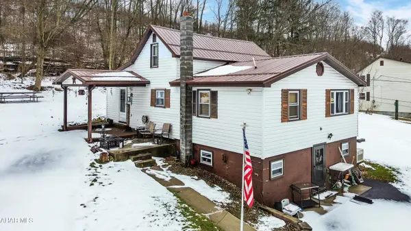 123 Country Lane, Portage, PA 15946