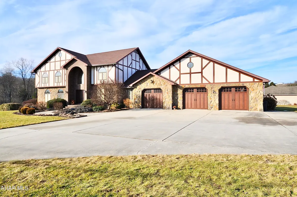 13370 S Eagle Valley Road, Tyrone, PA 16686 - Image #1