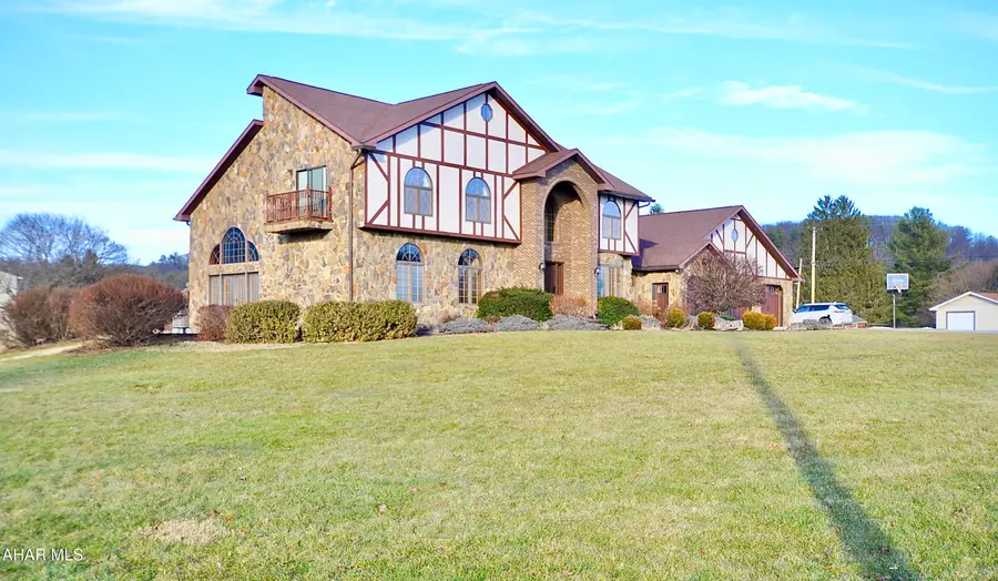 13370 S Eagle Valley Road, Tyrone, PA 16686 - Image #2