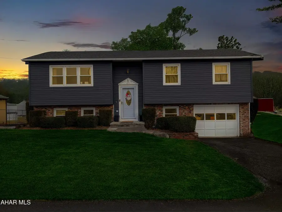 275 Market Street, Hyndman, PA 15545 - Image #2