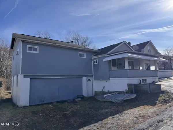 3717 Oak Avenue, Altoona, PA 16601