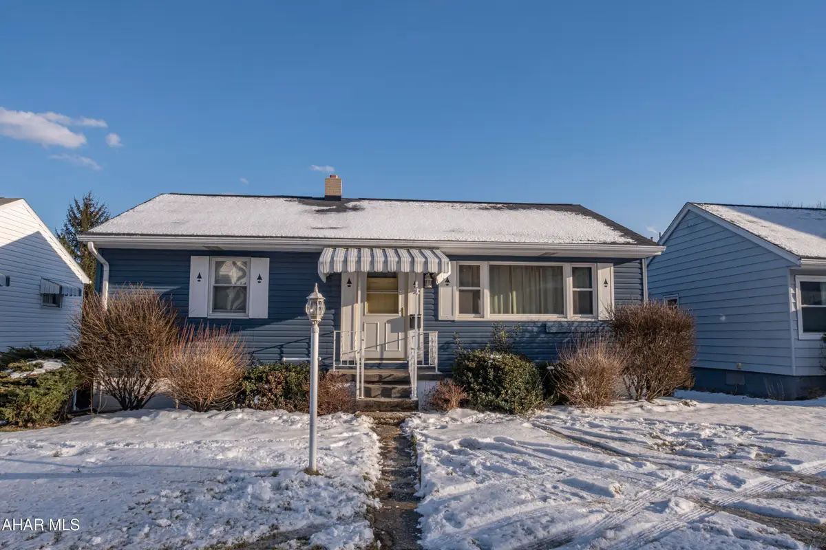 117 E 25th Avenue, Altoona, PA 16601 - #1