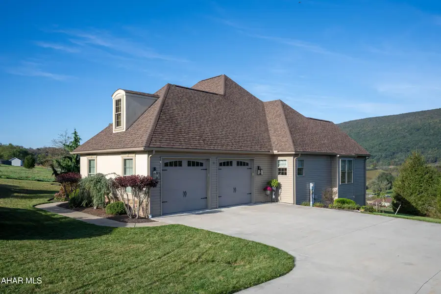 105 Country Club Lane, Hollidaysburg, PA 16648 - Image #2