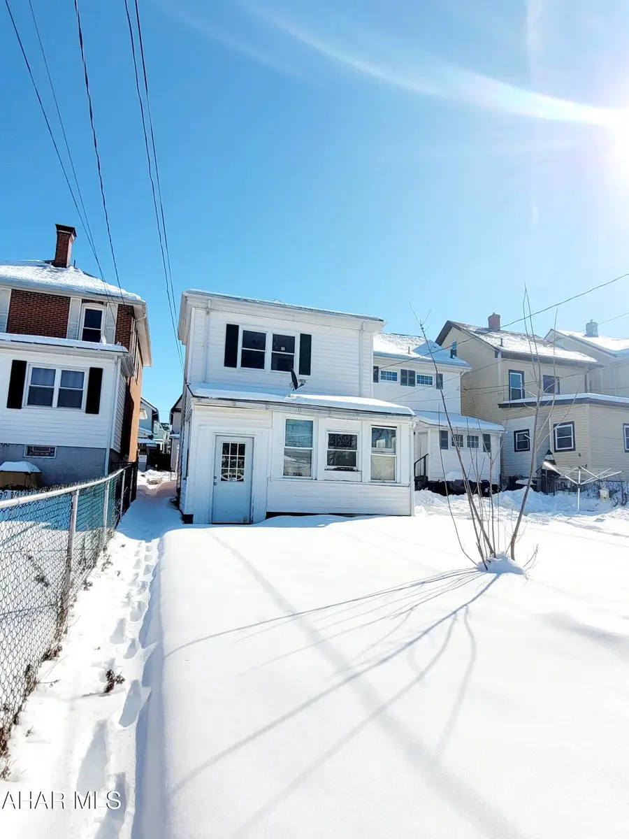 516 Crawford Avenue, Altoona, PA 16602 - #2