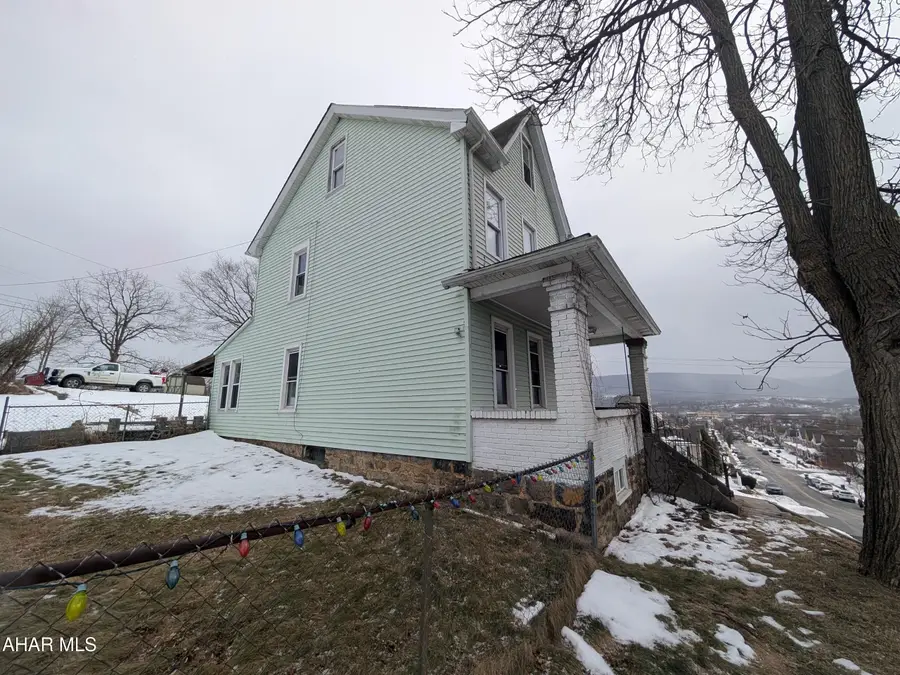 1304 N 2nd Street, Altoona, PA 16601 - #2