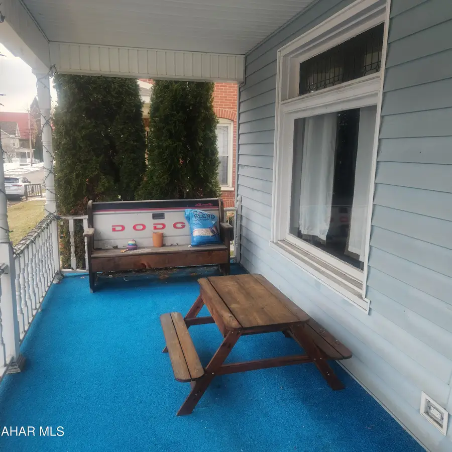 420 E Grant Avenue, Altoona, PA 16602 - #2