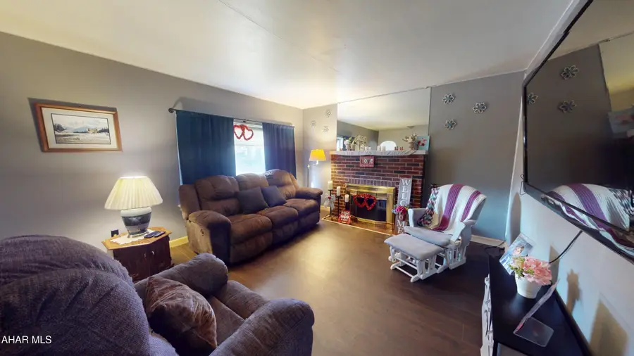 523 E Penn Avenue, Altoona, PA 16601 - #3