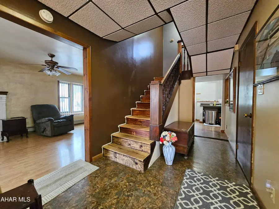 2430 Oak Avenue, Altoona, PA 16601 - #3