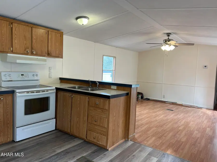 112 Court Lane, Altoona, PA 16601 - #3