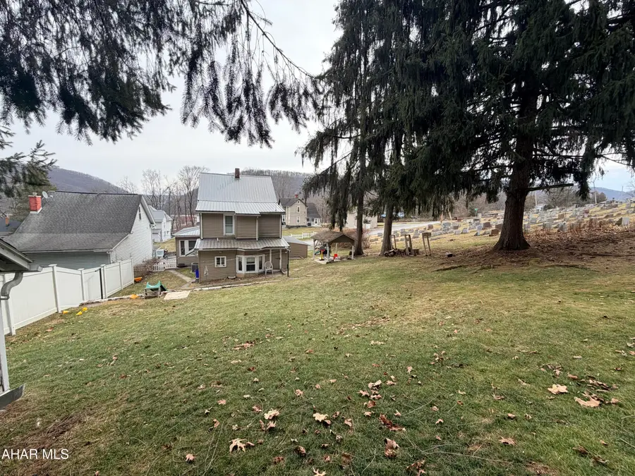 901 Belmont Avenue, Tyrone, PA 16686 - #3