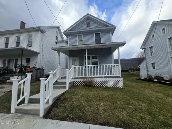434 Locust Street, Roaring Spring, PA 16673