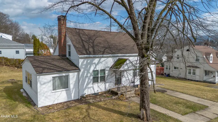 2714 3rd Street, Altoona, PA 16601 - #3