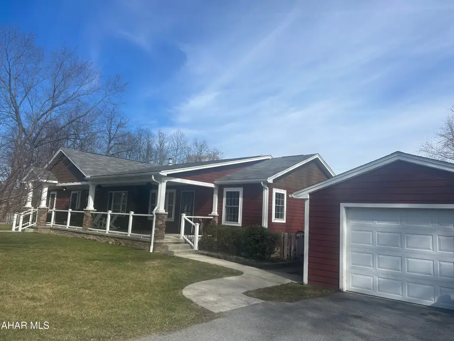 142 Wertz Avenue, Altoona, PA 16601 - #3