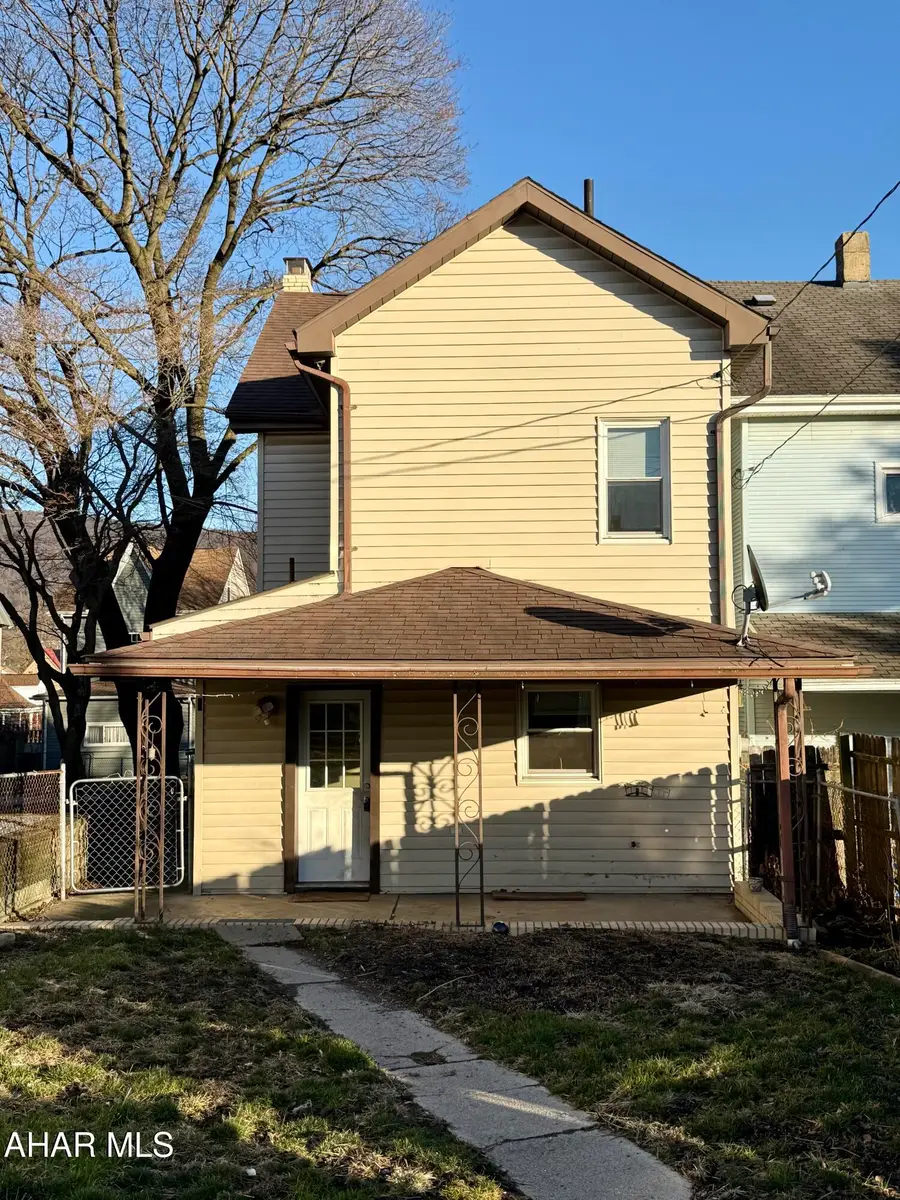 312 E Walton Avenue, Altoona, PA 16602 - #3