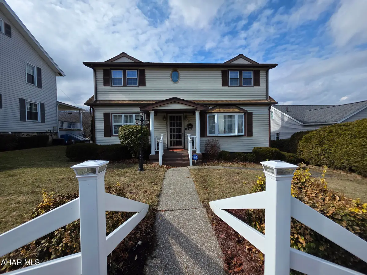 208 23rd Avenue, Altoona, PA 16601 - #1