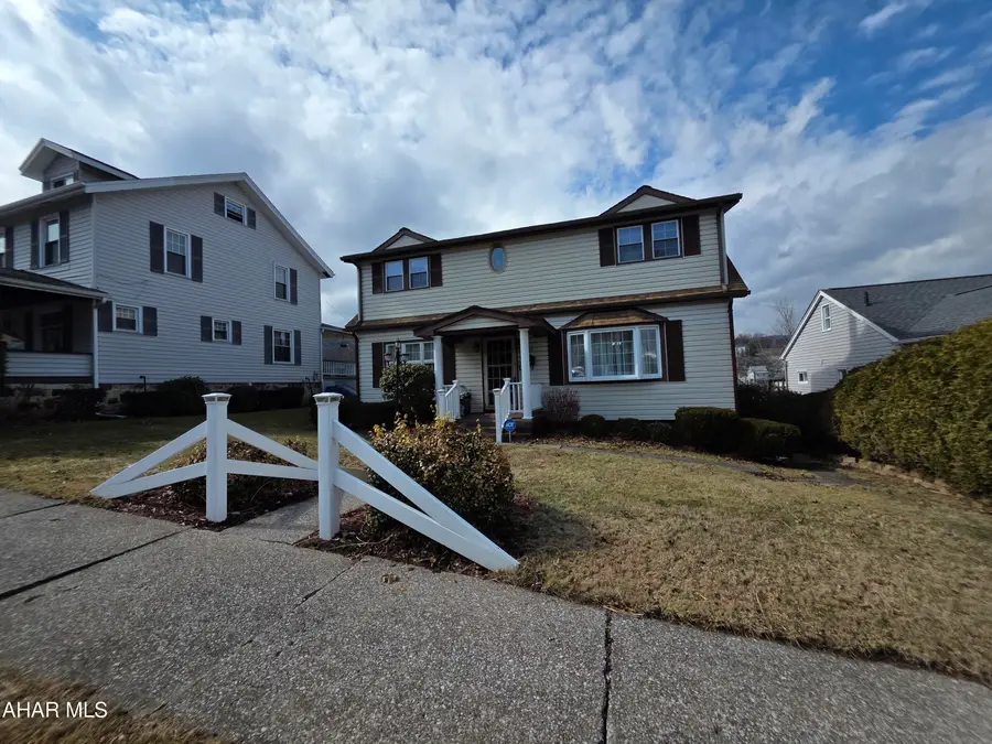 208 23rd Avenue, Altoona, PA 16601 - #3