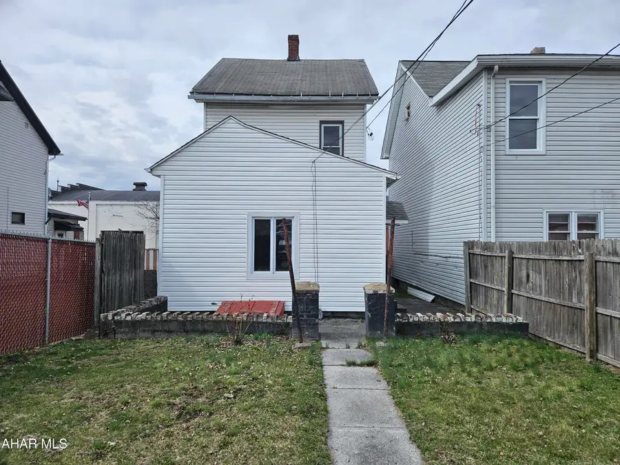 215 7th Avenue, Altoona, PA 16602 - #2