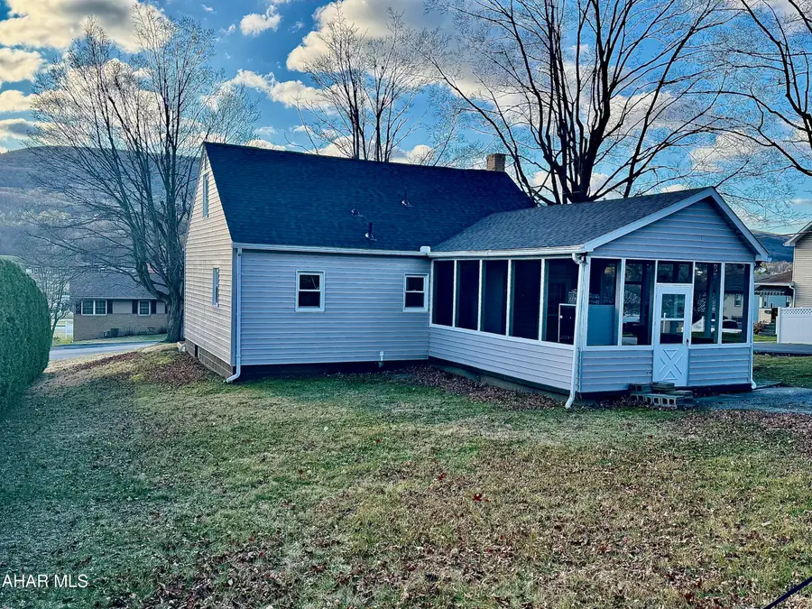 224 Hudson Avenue, Altoona, PA 16602 - #3