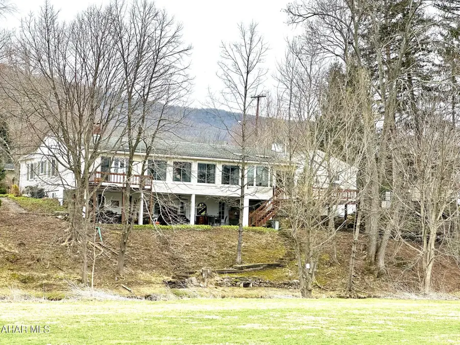 122 Smithfield Street, Bedford, PA 15522 - #3