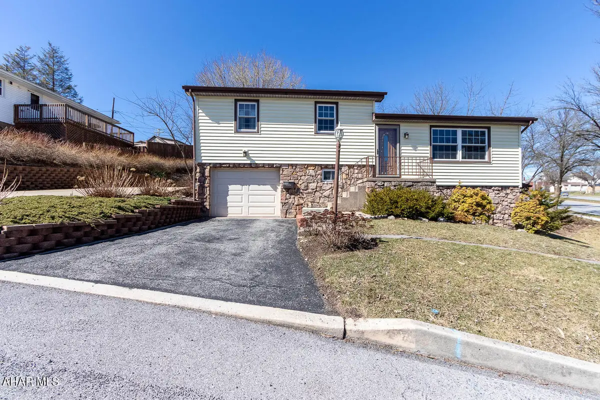 181 Bell Avenue, Altoona, PA 16602 - #1