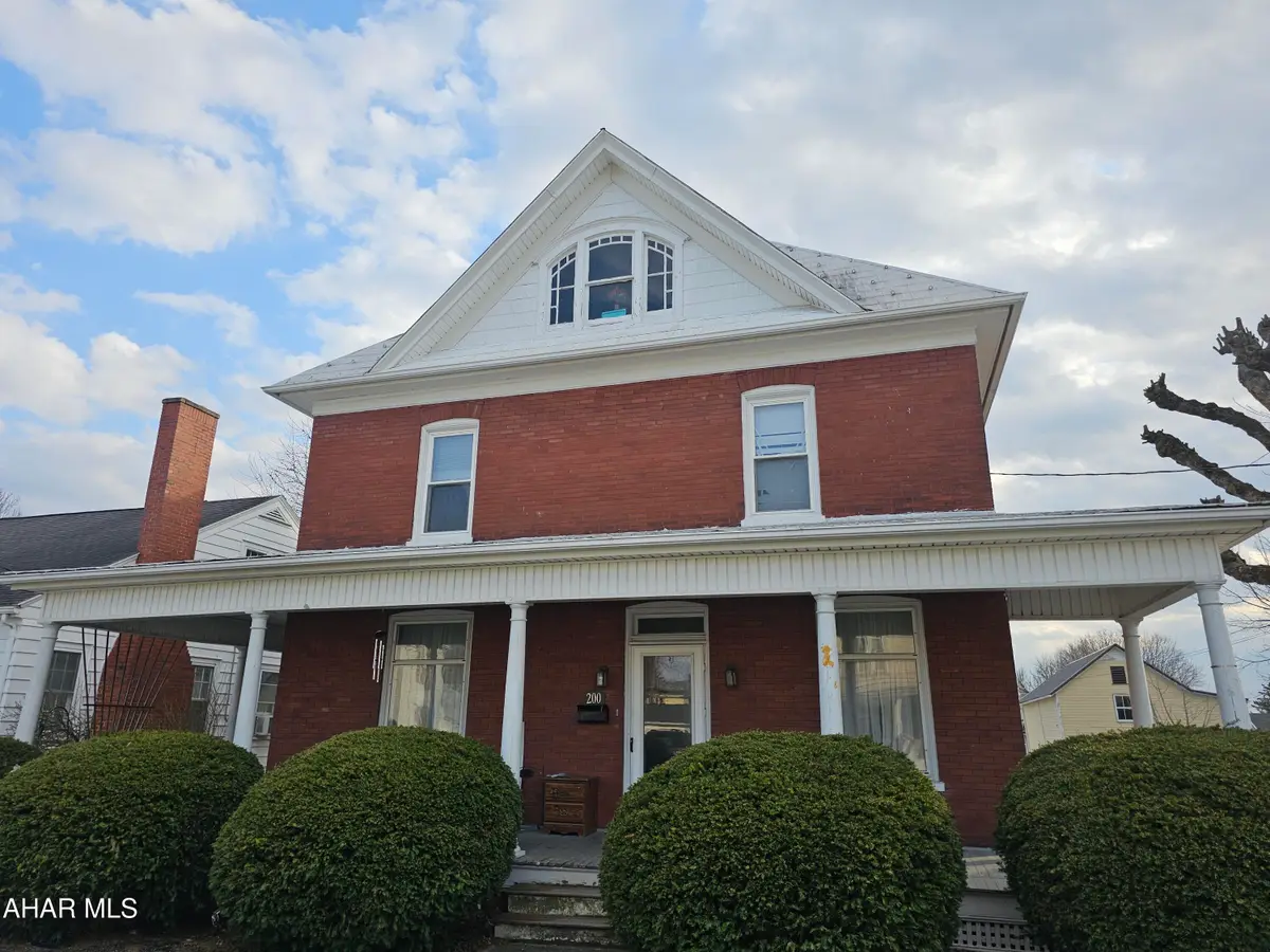 200 Woodlawn Avenue, Martinsburg, PA 16662 - #1