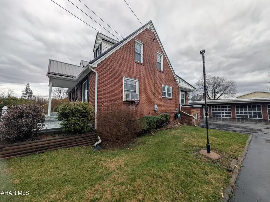 213 Milton Avenue, Altoona, PA 16602 - #2