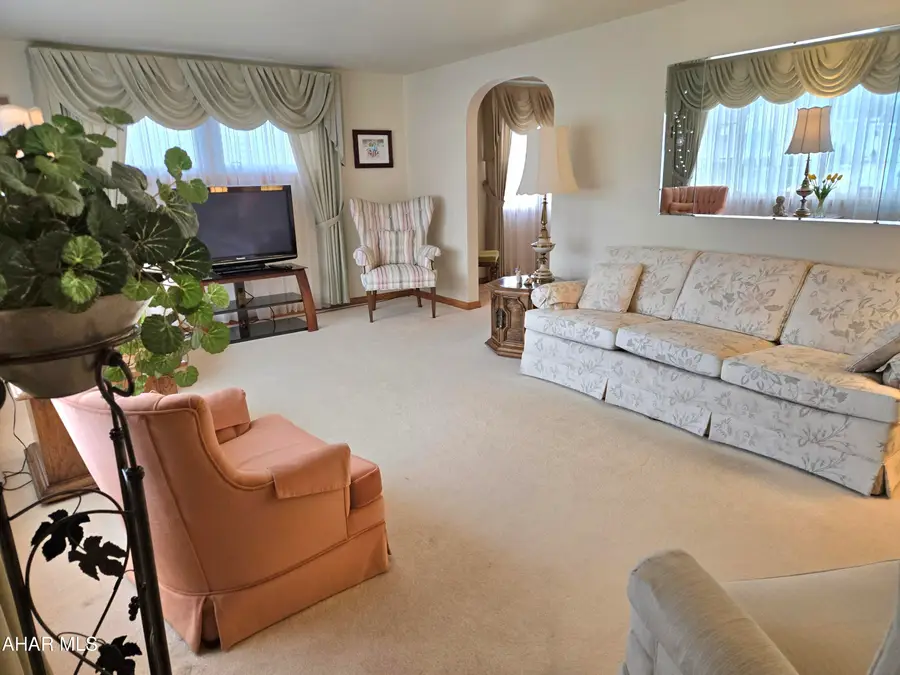 408 Cedar Boulevard, Hollidaysburg, PA 16648 - #3