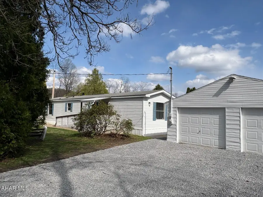 3831 15th Avenue, Altoona, PA 16601 - #3