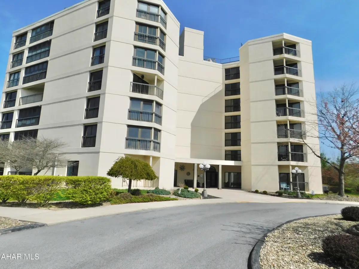 415 Parkview Lane, Altoona, PA 16601 - #1